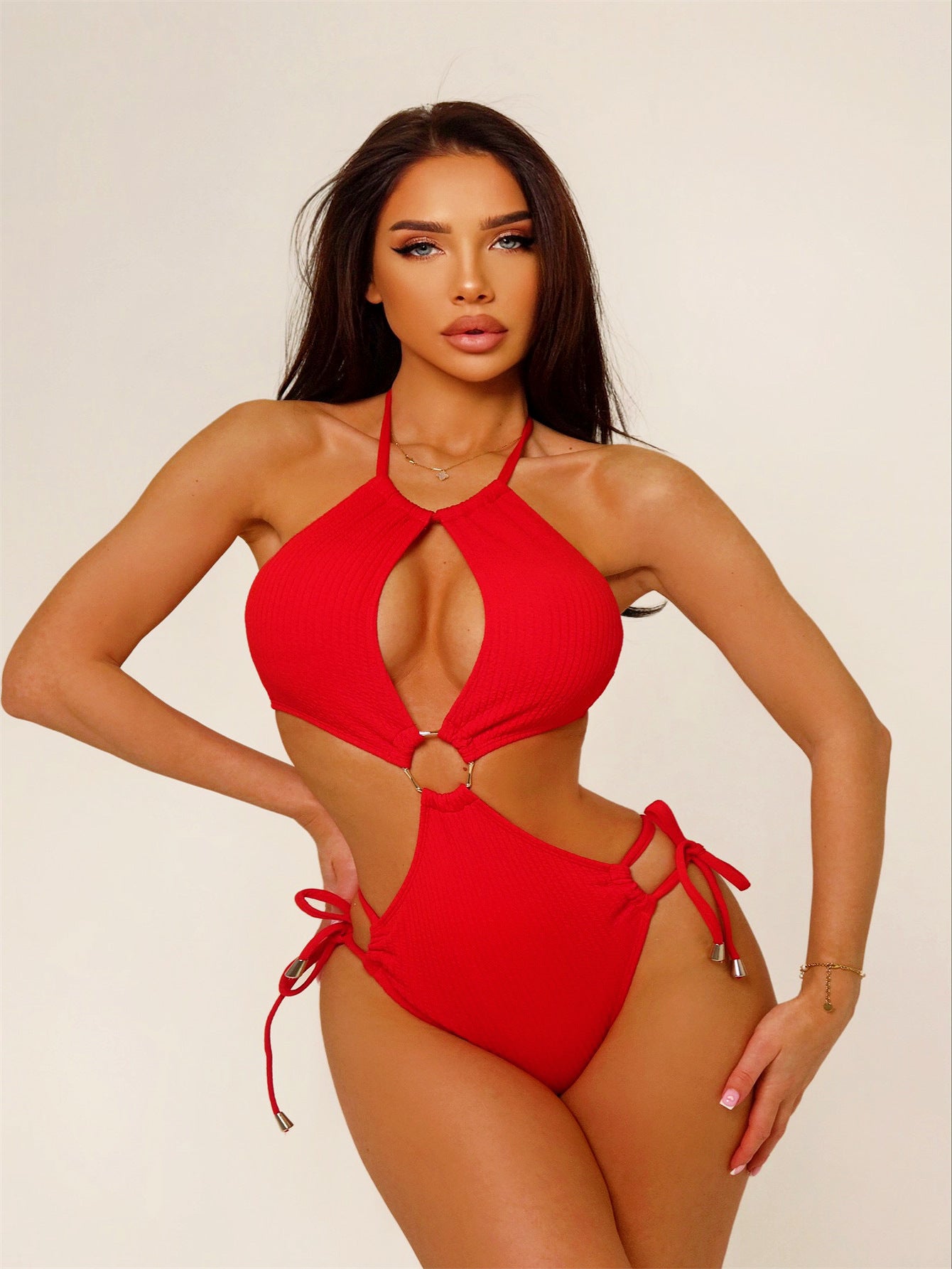 Damen Hochklassiger Cut-Out Badeanzug mit raffinierter Schnürdetail W&W