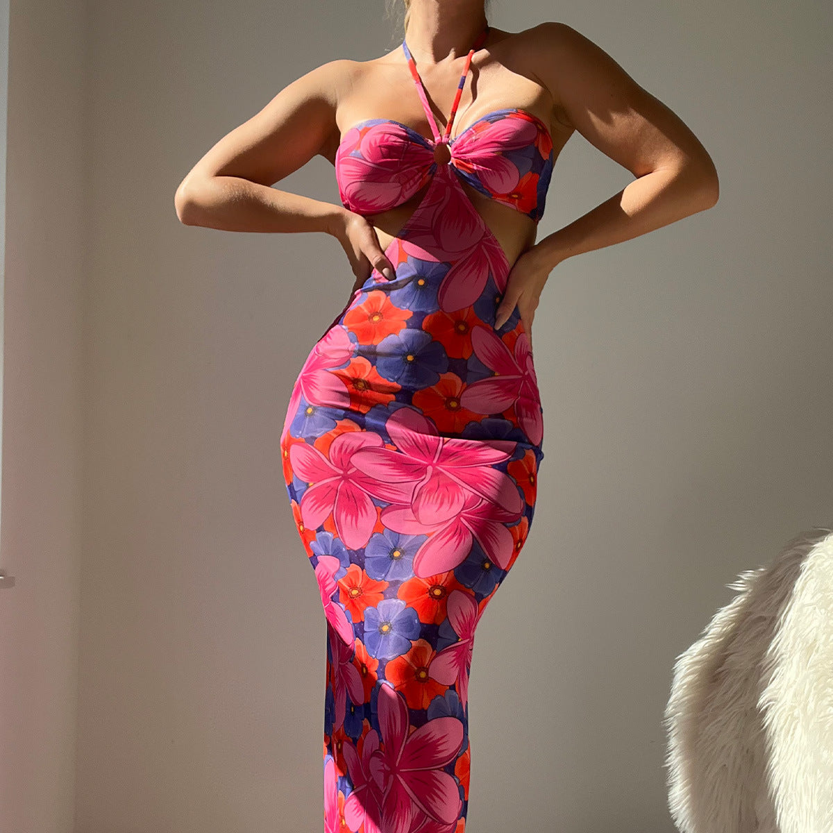 Damen Maxikleid mit raffinierten Cut-Outs und floralem Design W&W