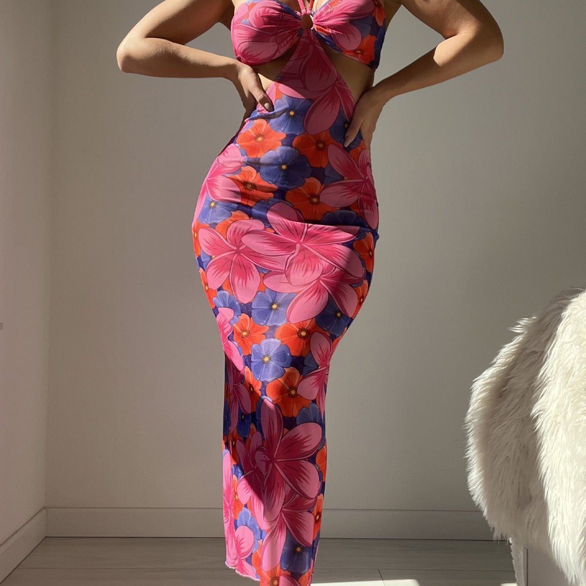 Damen Maxikleid mit raffinierten Cut-Outs und floralem Design W&W