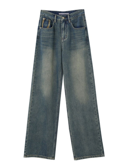 Produktbillede af jeans set bagfra på grå baggrund.